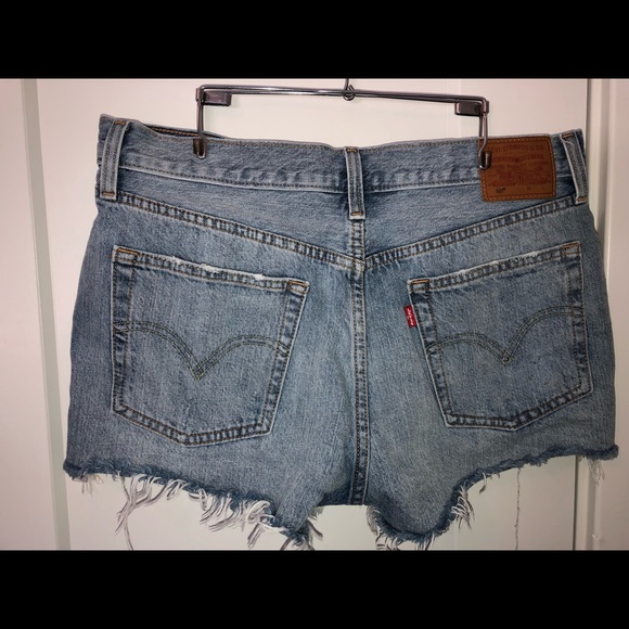 stretch levi shorts
